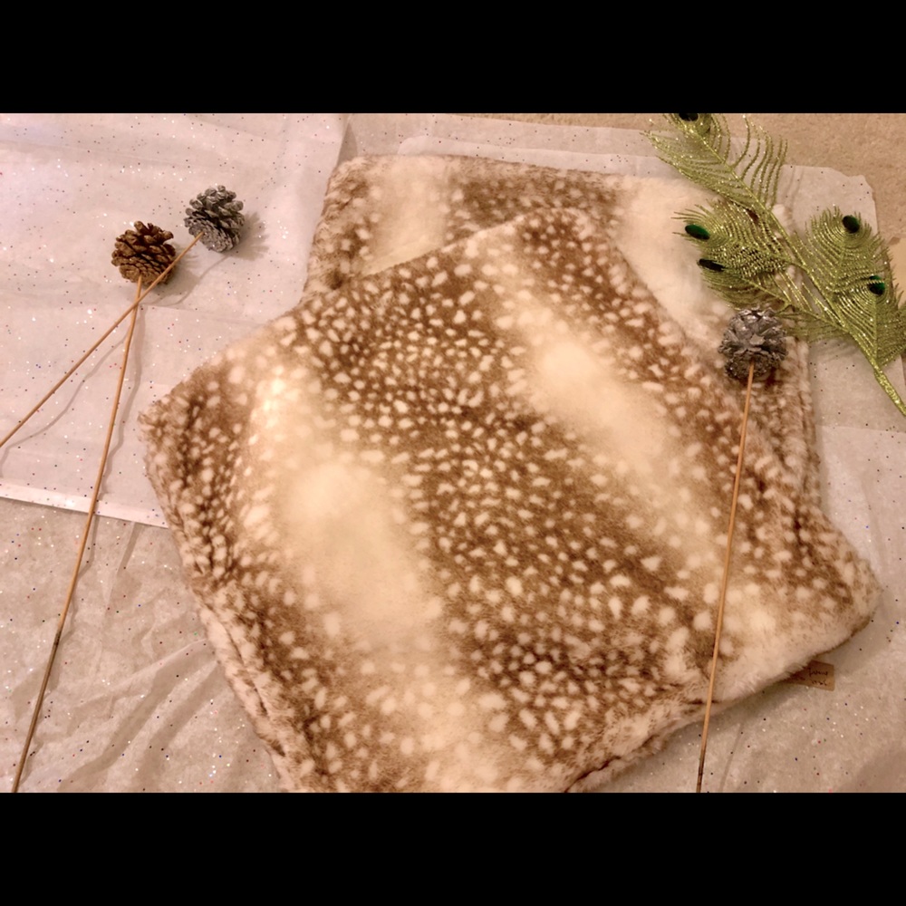Faux fur creamy color soft cushion  covers (2).